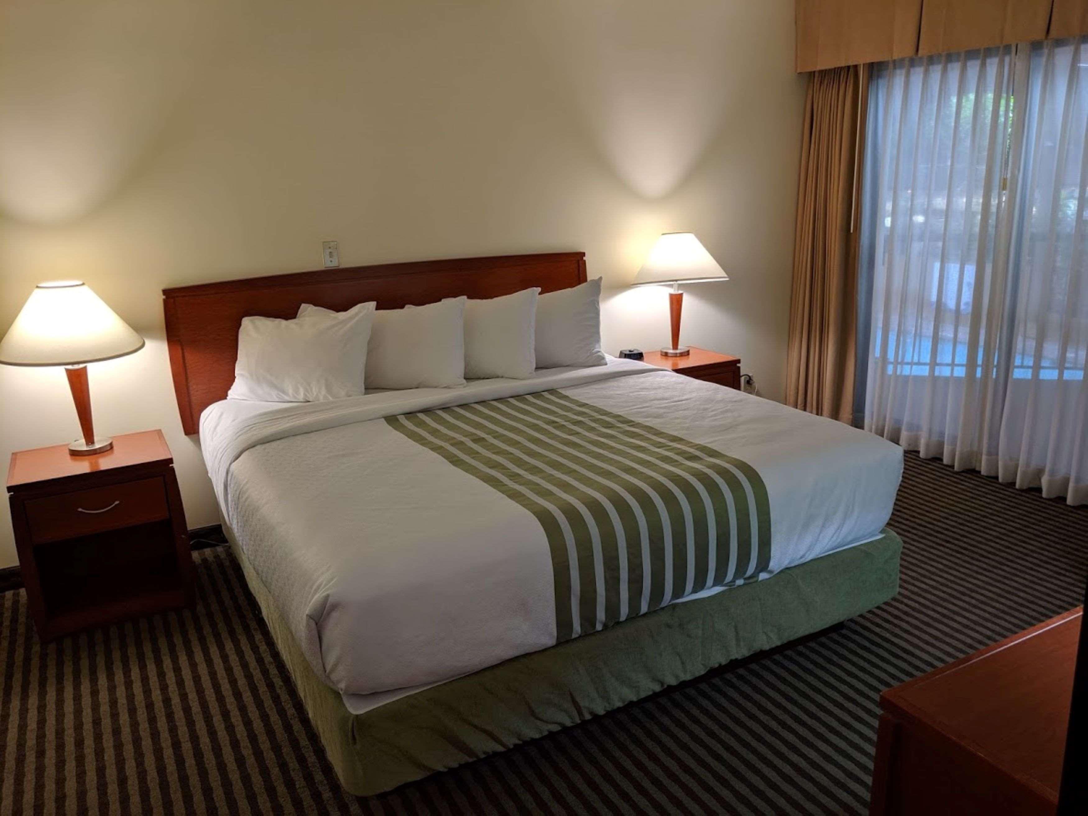 Best Western Premier Ashton Suites - Willowbrook Хюстън Екстериор снимка