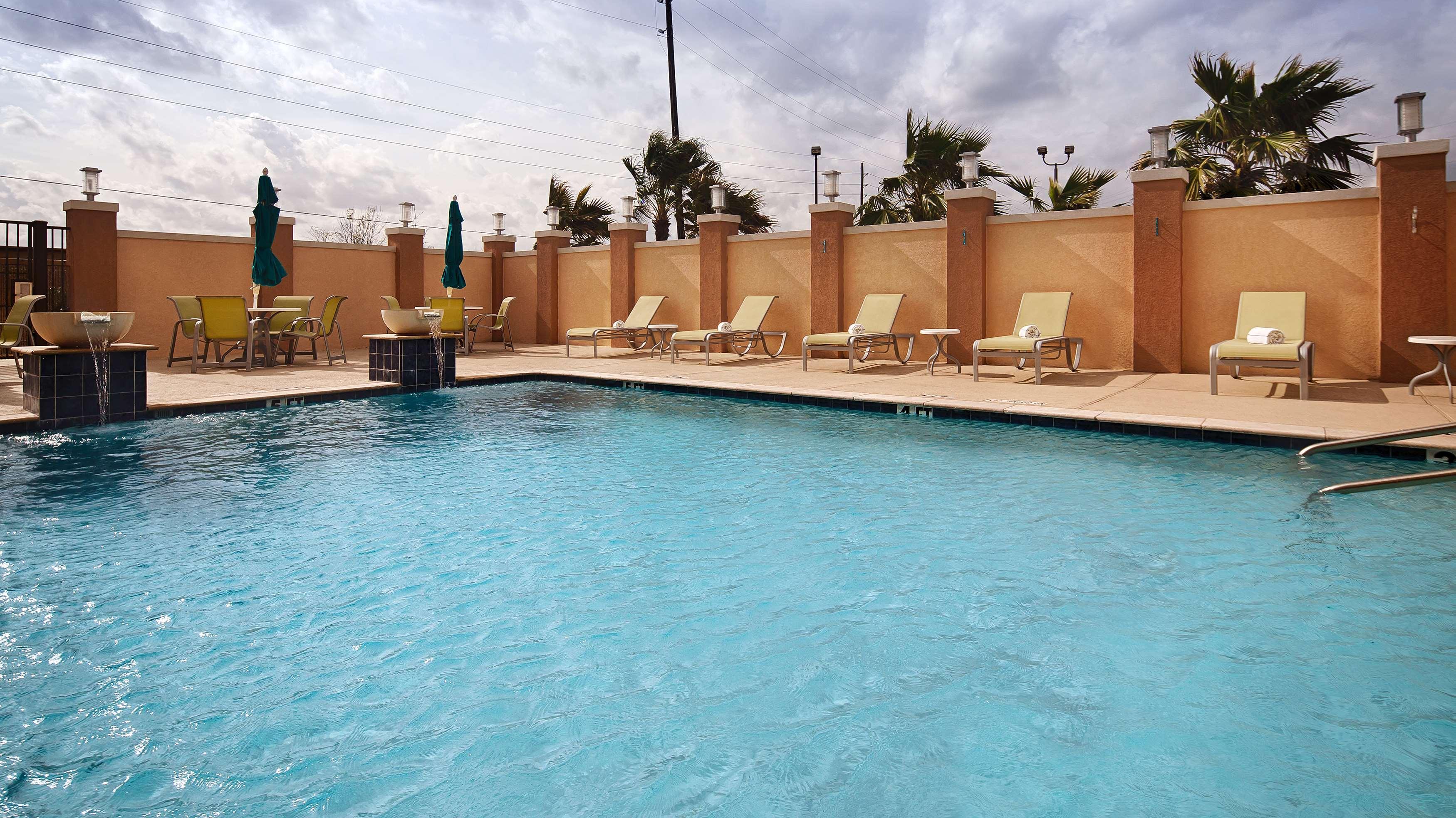 Best Western Premier Ashton Suites - Willowbrook Хюстън Екстериор снимка