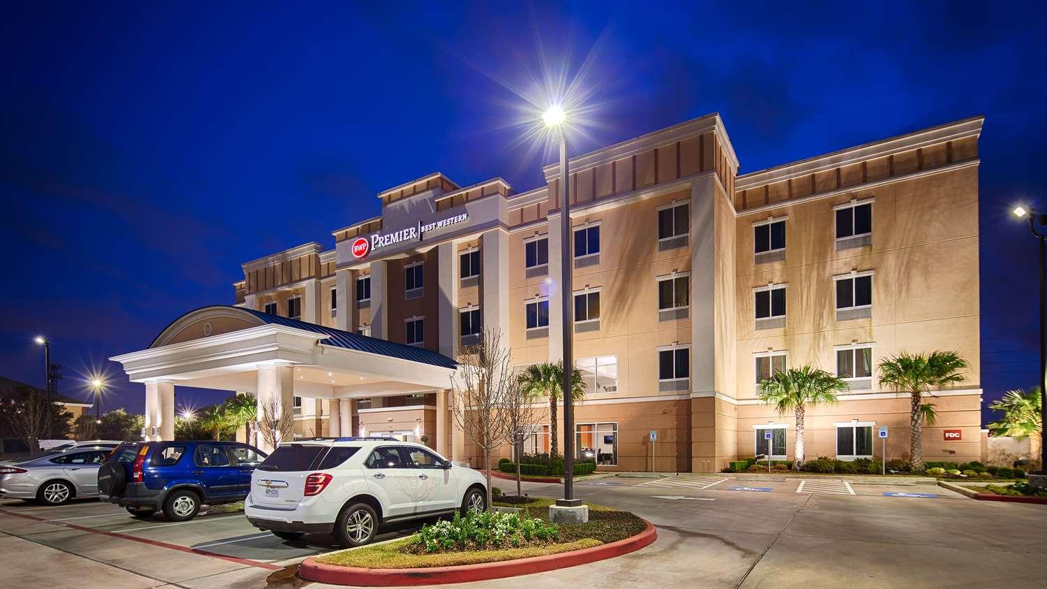 Best Western Premier Ashton Suites - Willowbrook Хюстън Екстериор снимка